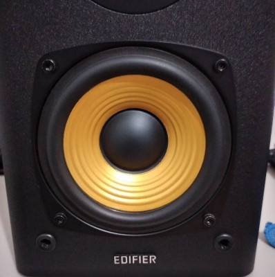 For Sale: Edifier R1000T4