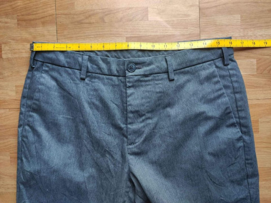 UNIQLO Chino Pants Dark Grey size 32