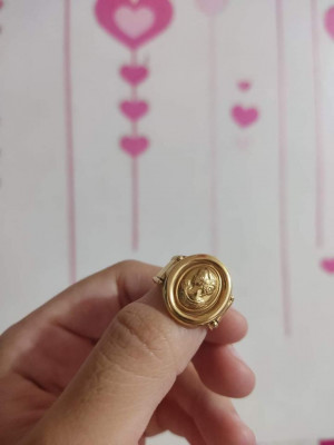 Queen Elizabeth Ring 18k saudi gold