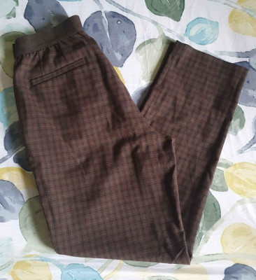 Uniqlo EZY Ankle Trousers