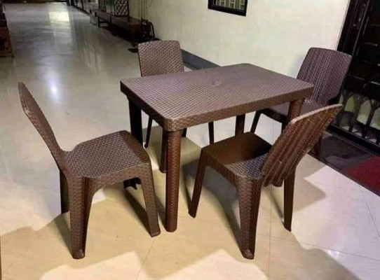 4&6 seater rattan style table & chairs