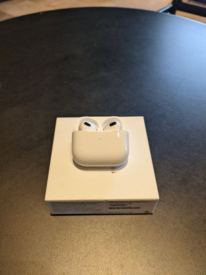 Apple AIrpods Gen 3