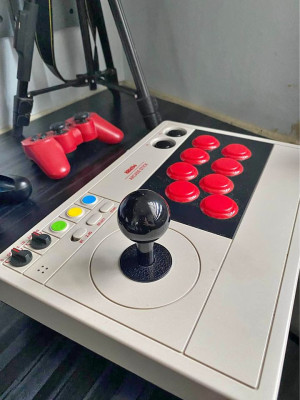 SELLING: 8BIT DO ARCADE STICK (SWITCH / WINDOWS / STEAM)