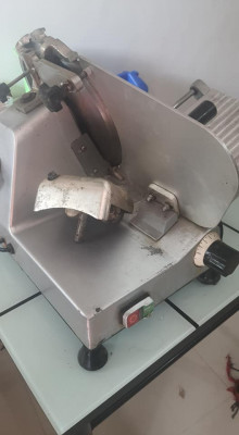 MEAT SLICER