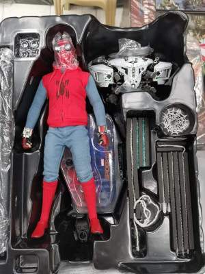 Hottoys Spiderman Homemade suit
