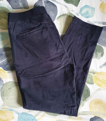 Uniqlo EZY Ankle Trousers