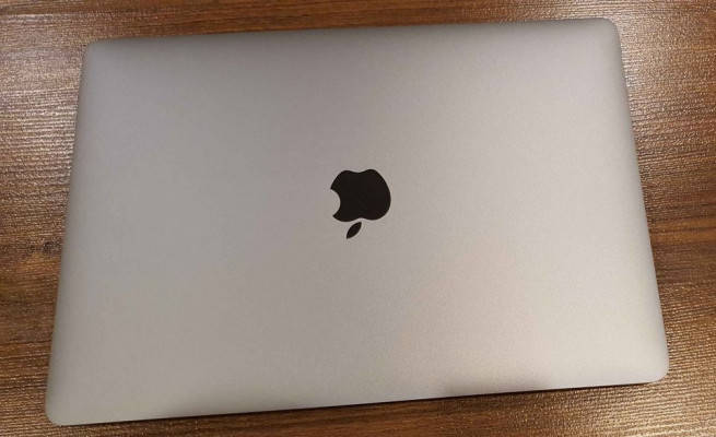 MacBook Pro (13-inch, Two Thunderbolt ports)
