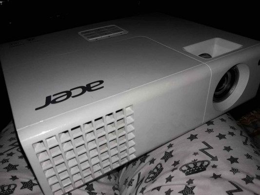 Acer P1173 Projector