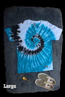DAZED TIE DYE.