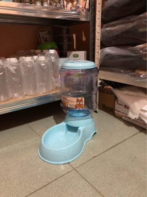 Pet Food Dispenser