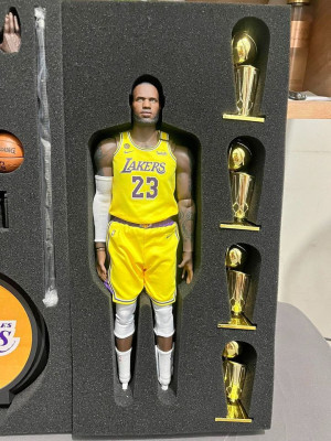 Real Masterpiece NBA Collection