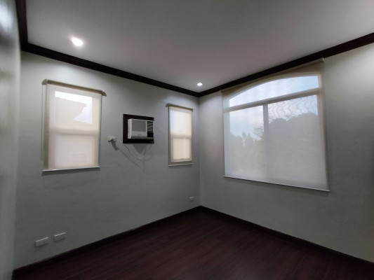 Fully Furnished Romantic Italian House in Portofino Subd.