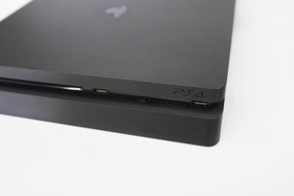 PS4 Slim 1TB Black