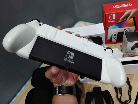 NINTENDO SWITCH OLED BUNDLE