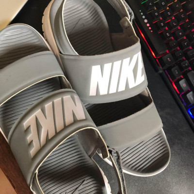HOLIDAY SALE - FREE SHIPPING📍 PRELOVED WOMENS Nike Tanjun Sandals (US SIZE 12)