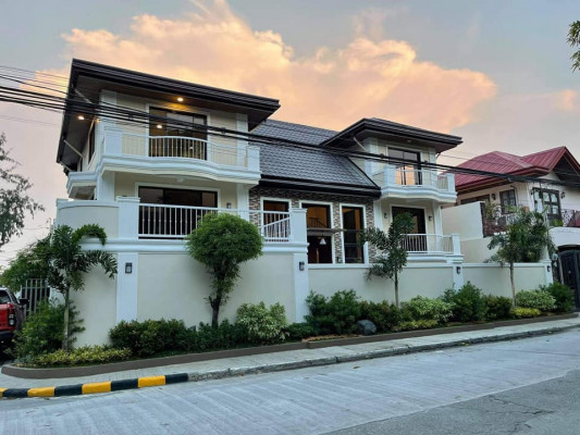 House And Lot For Sale In GreenWoods Executive Village Pasig City