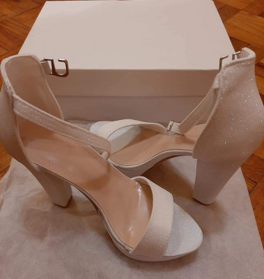 Minimalist Chunky Ankle Strap Sandals