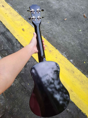 CONCERT UKELELE FOR SALE!