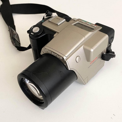 Vintage Camedia C-2500L Digital Camera Digicam SLR