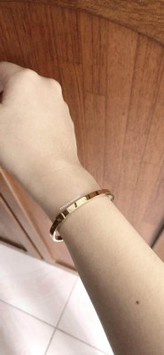 Preloved 18k gold bangle slim clip type