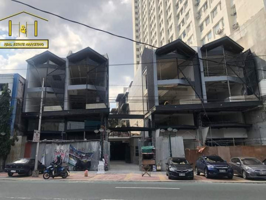 BRAND NEW MODERN DESIGN -FIVE STOREY WITH FOUR BEDROMS RESIDENTIAL TOWN HOUSE