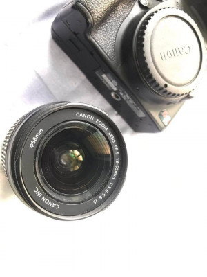 DSLR Canon EOS Rebel T1i