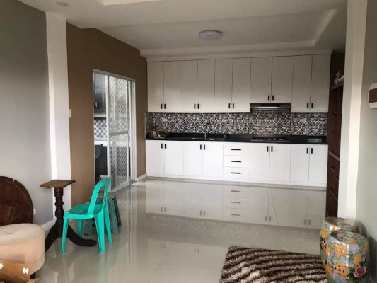 2 storey catalunan pequeño