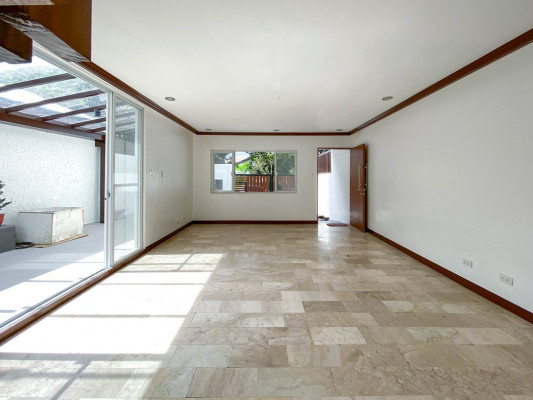 Charming Sun-drenched House and Lot for Sale in BF Homes Parañaque⠀⠀