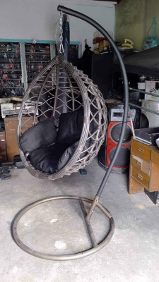 Hanging egg chair