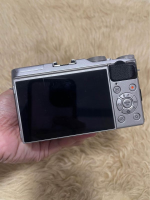 For Sale: Fujifilm XA-3 Mirrorless Vlogging Camera (Silver Argent)