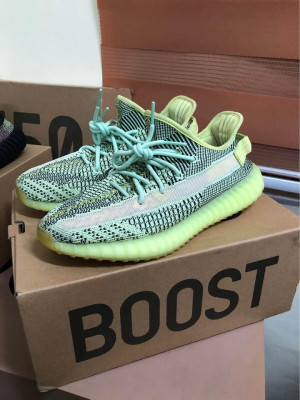 Adidas yeezy 350 yeezreel NR US10