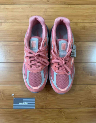 STEAL NEW BALANCE 990 V5