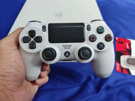 PS4 Slim 500GB JB Full of latest games
