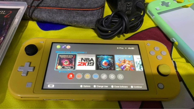 nintendo switch lite (yellow) with free inclusion