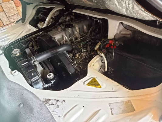 2016 Mitsubishi l300 fb exceed dual ac