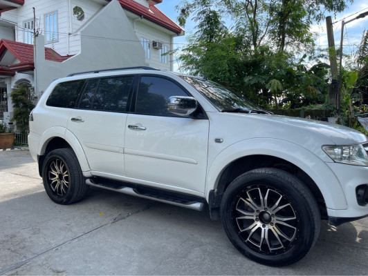 2014 Mitsubishi montero sport