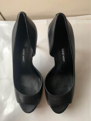 Nine West Black Pumps