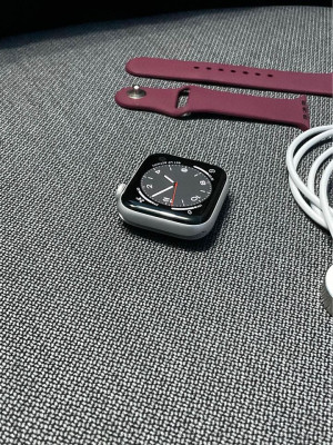 Apple Watch Series 6 44mm 100% BATT HEALTH