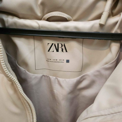 Zara Short Faux Leather Puffer Jacket Ecru