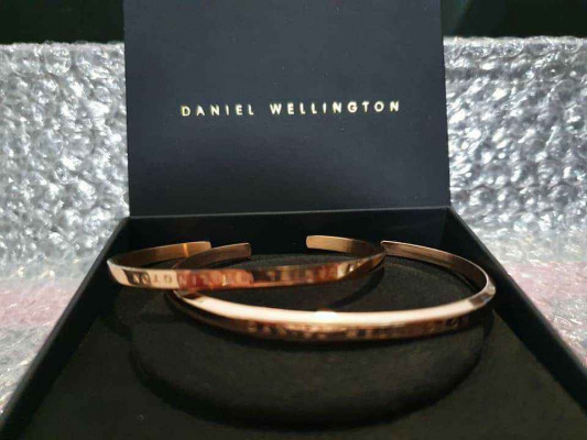 Wrist Bangle by Daniel Wellington