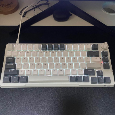 RKH81 Stock Keycaps only