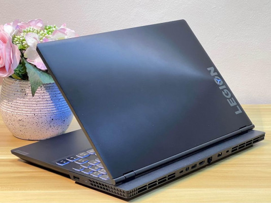 Lenovo Legion Y7000 15.6” Core i7 9750H 16GB DDR4 512GB SSD GTX 1050 3GB Vram GD