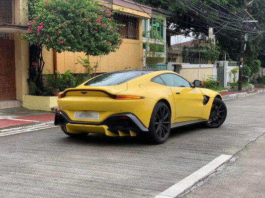 2020 Aston Martin vantage