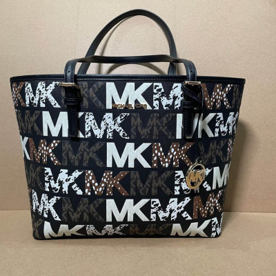 MICHAEL KORS JET SET TRAVEL MEDIUM CARRYALL TOTE BLACK GRAPHIC MK LOGO MULTI