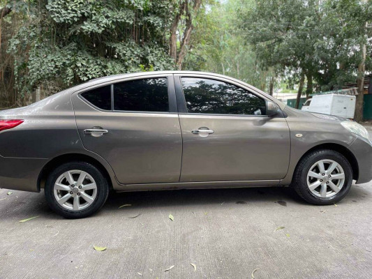 2015 Nissan almera