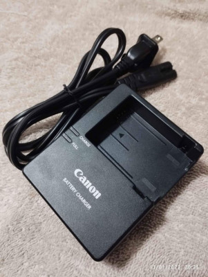 RUSH SALE: CANON REBEL T5i DLSR