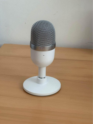 Razer Seiren Mini Ultra-Compact Condenser Microphone