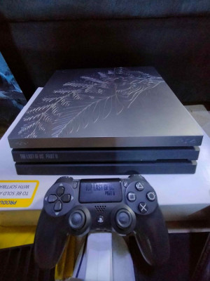 Limited edition PS4 PRO 1TB - THE LAST OF US II EDITION