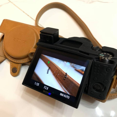 Sony Camera RX100 6 Premium Camera Package