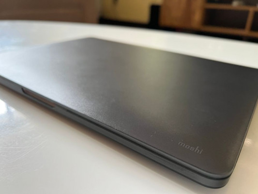 Macbook Pro 13 (2019) 512GB/8GB w/ Touch bar